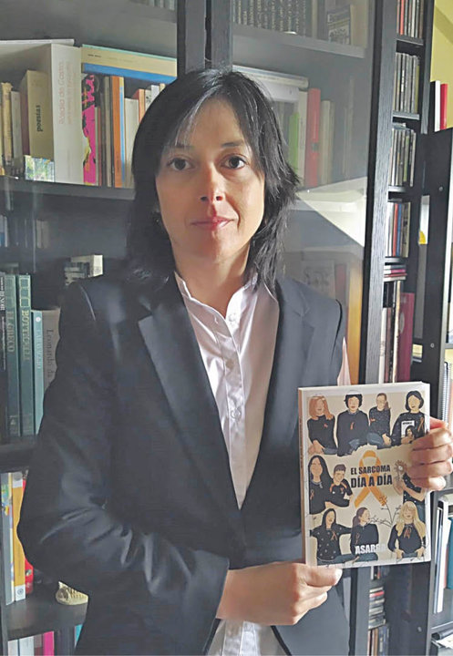 Carolina Castiñeiras é coautora do libro “El sarcoma día a día”.