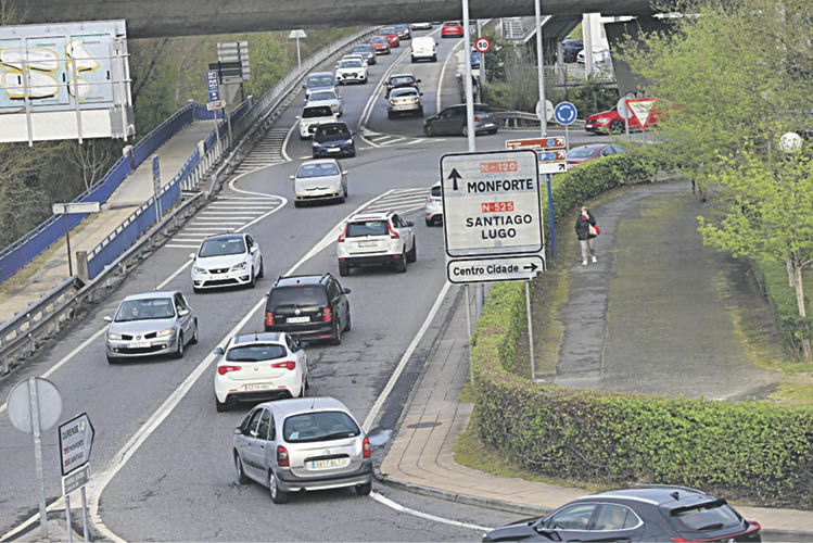 La subida del precio del combustible no disuade de la utilización del coche en Ourense.