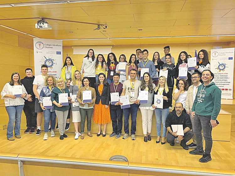Acto de entrega de diplomas que puso el broche de oro a la semana de convivencia promovida por el colegio Miraflores en Ourense.