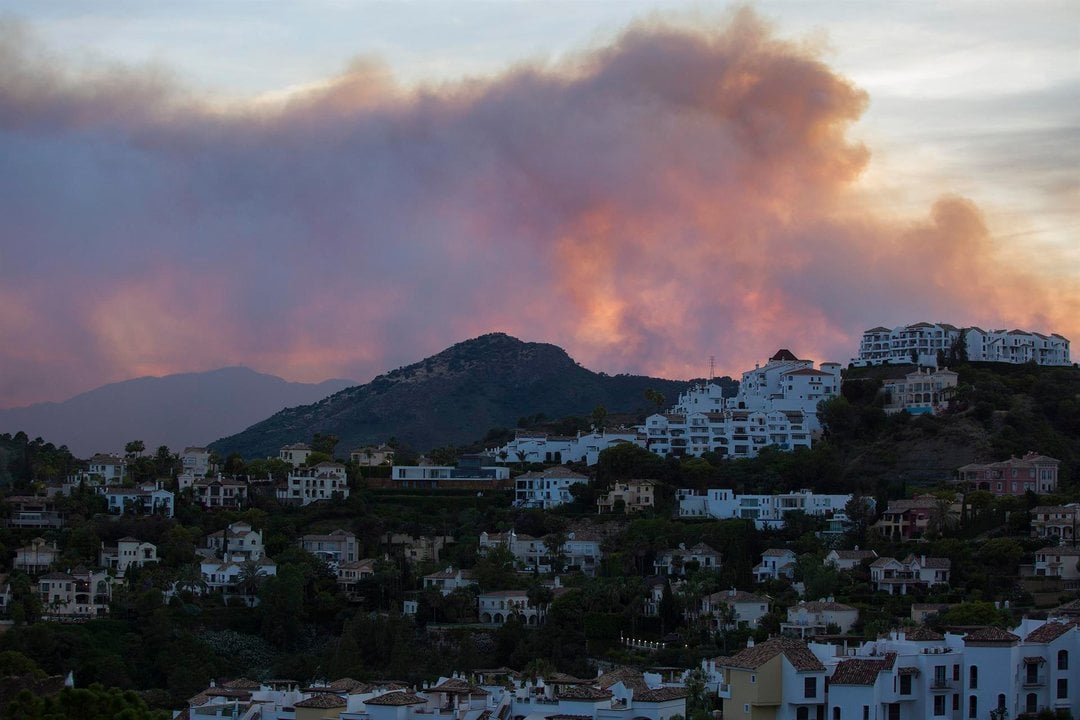 El incendio forestal declarado este miércoles en Pujerra, Málaga (EFE)