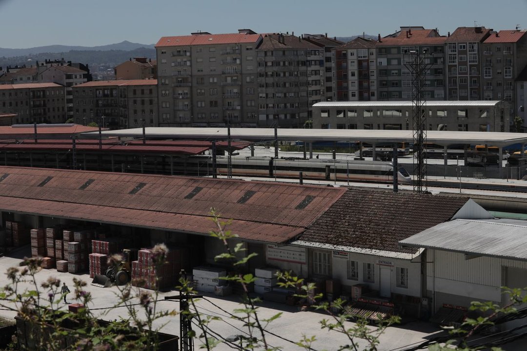 Estado actual de las estaciones de tren y autobús ourensanas, en A Ponte (JOSÉ PAZ).