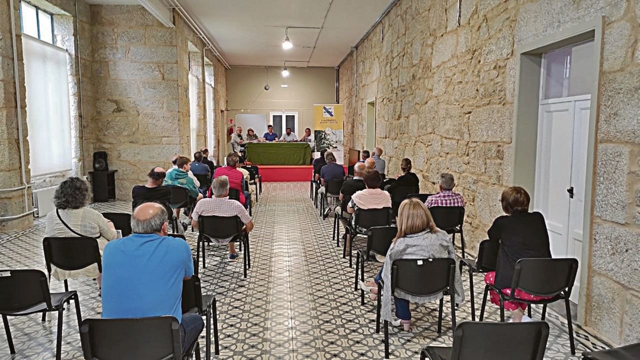 La asamblea general anual tuvo lugar en el edificio del antiguo colegio de Maside.