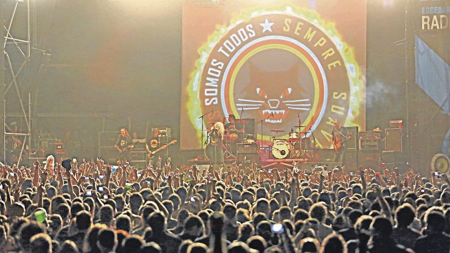 Los Suaves en su concierto del Derrame Rock de las fiestas en 2013.