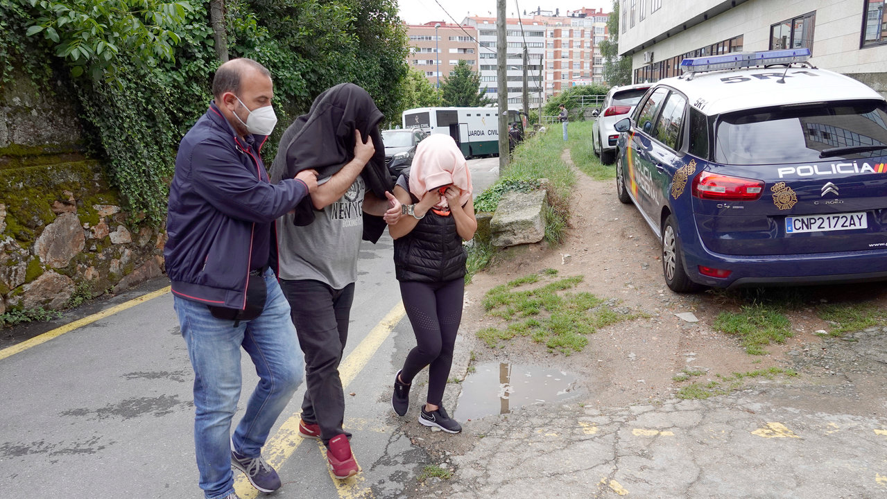 Dos de los detenidos en la macrooperación policial // Vicente Alonso