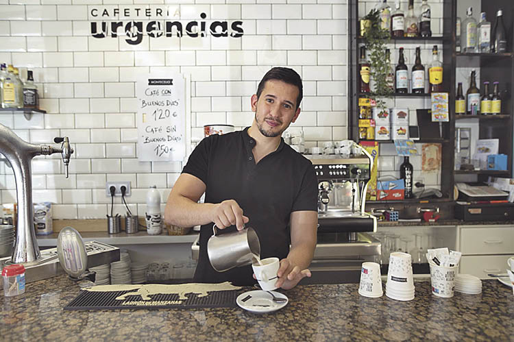 José Luis Silva en Cafetería Urgencias.
