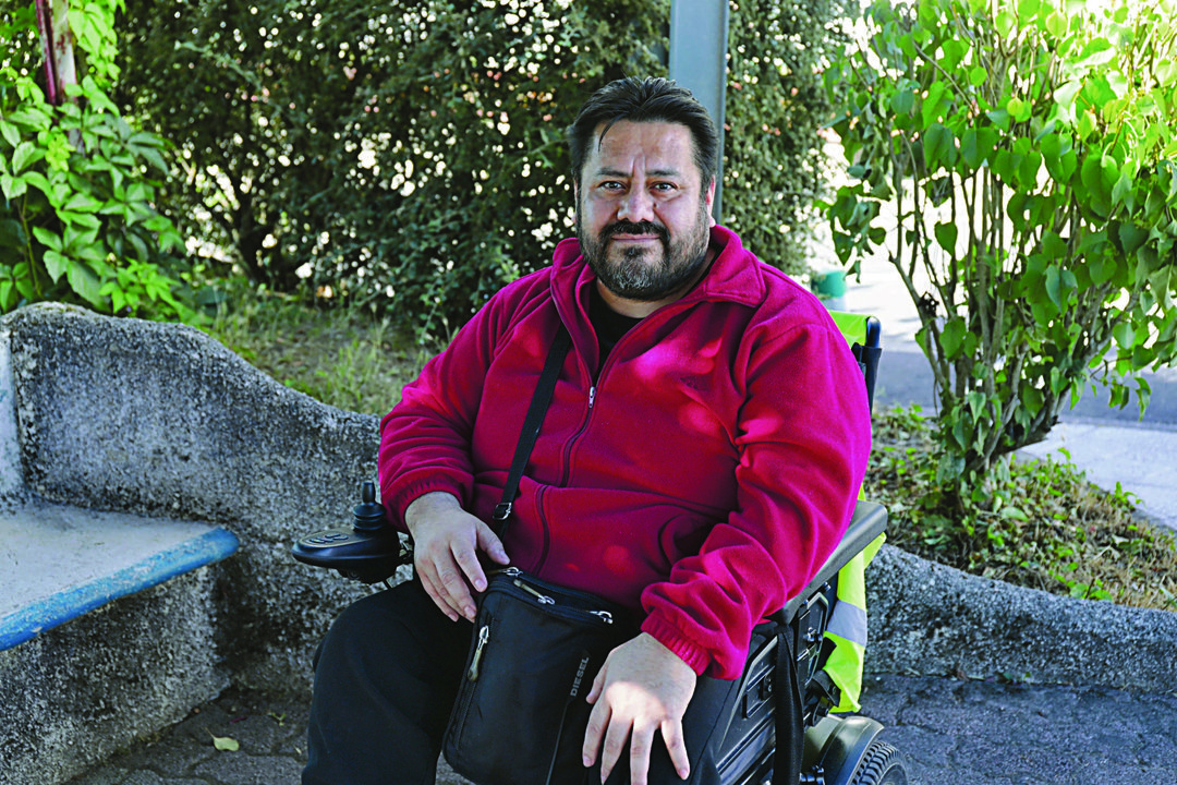 Armando Montero, en su barrio de Catro Camiños. (JOSÉ PAZ)