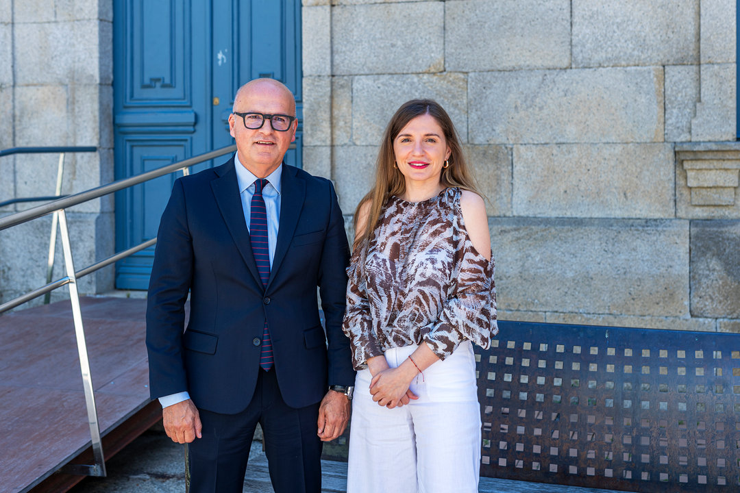 Reunion Manuel Baltar (Presidente da Deputación Ourense) con Lara Dasilva (Presidenta da DO Monterrei).