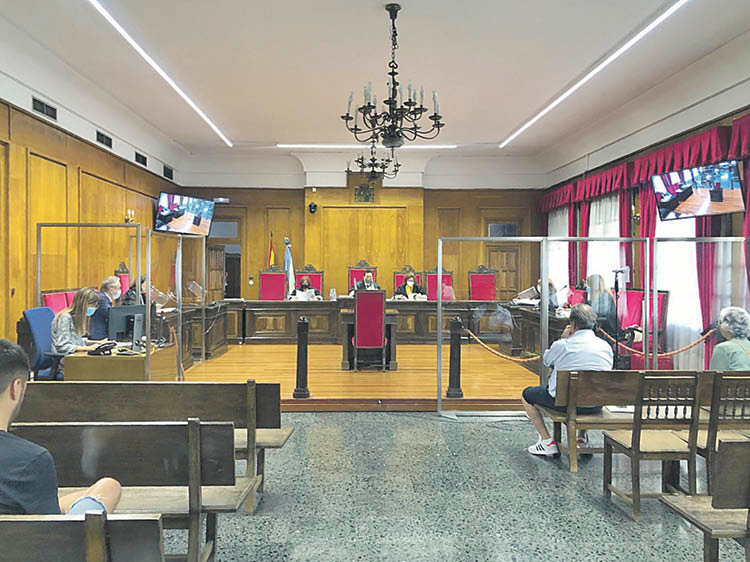 La Audiencia Provincial de Ourense acogió el juicio por estafa y falsa documentación.