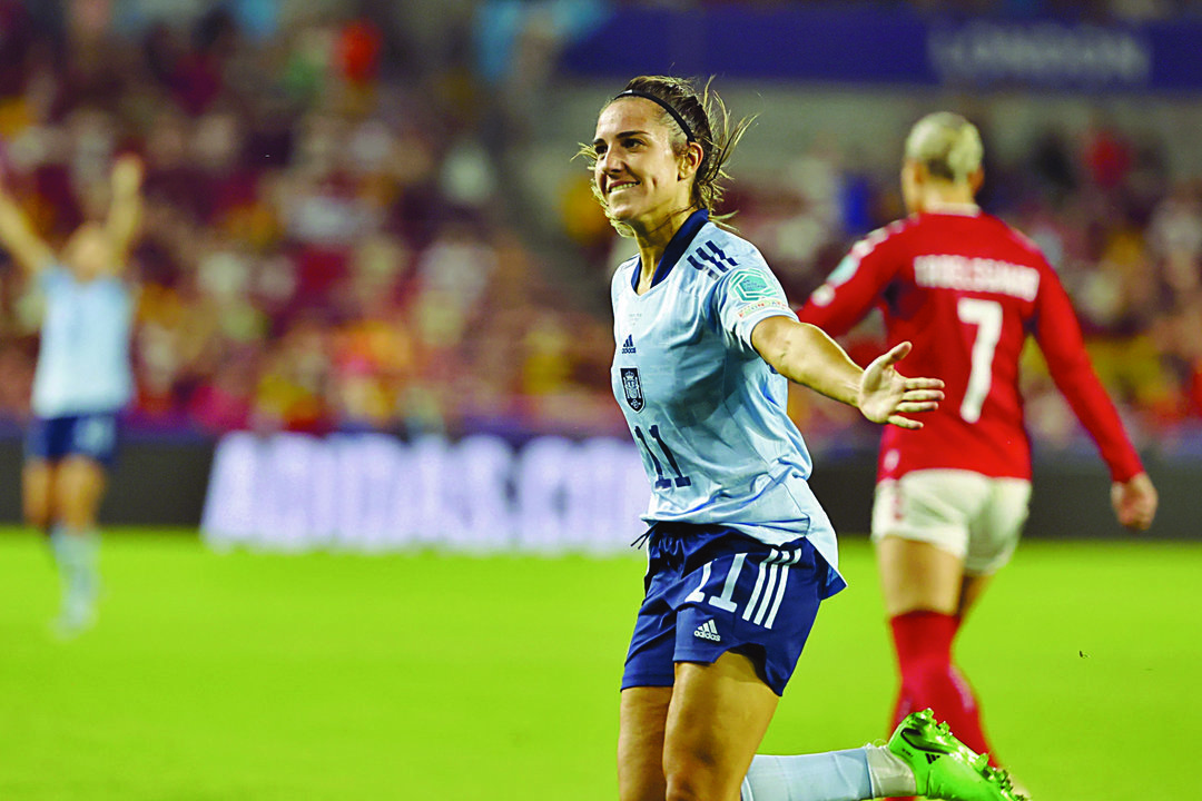 Marta Cardona celebra el gol que le dio a España la victoria frente a Dinamarca. (MIGUEL TOÑA)