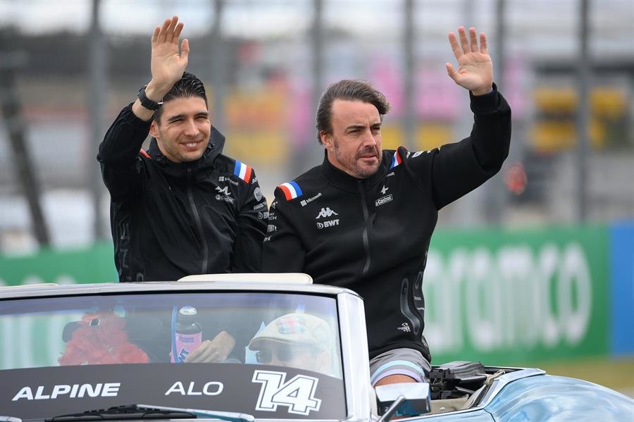 Fernando Alonso, a la derecha (EFE)