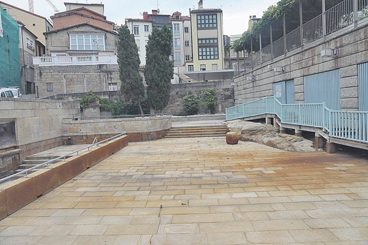 La piscina de As Burgas lleva cerrada desde 2020.