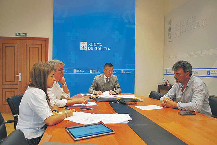 Inés Santé, Manuel Rodríguez, José González y Rafael Álvarez durante la reunión.