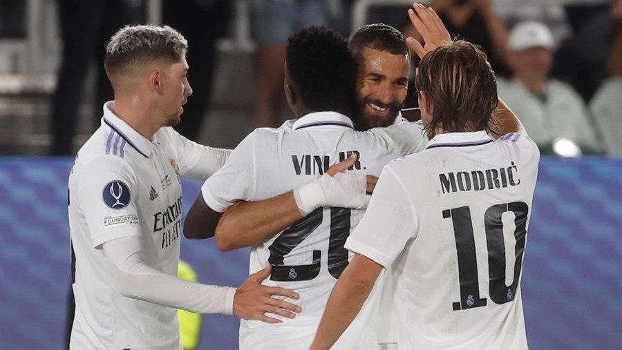 Los jugadores del Real Madrid celebran un gol (EFE).