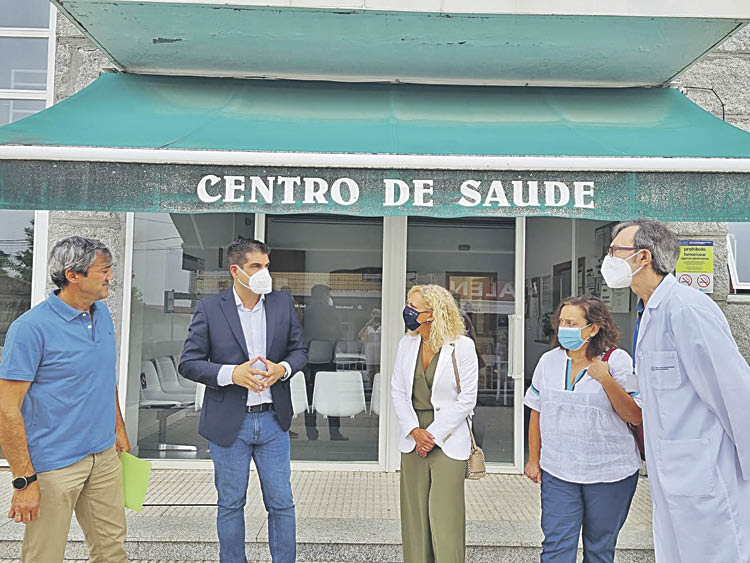 Gabriel Alén visitou onte o centro de saúde de Amoeiro.