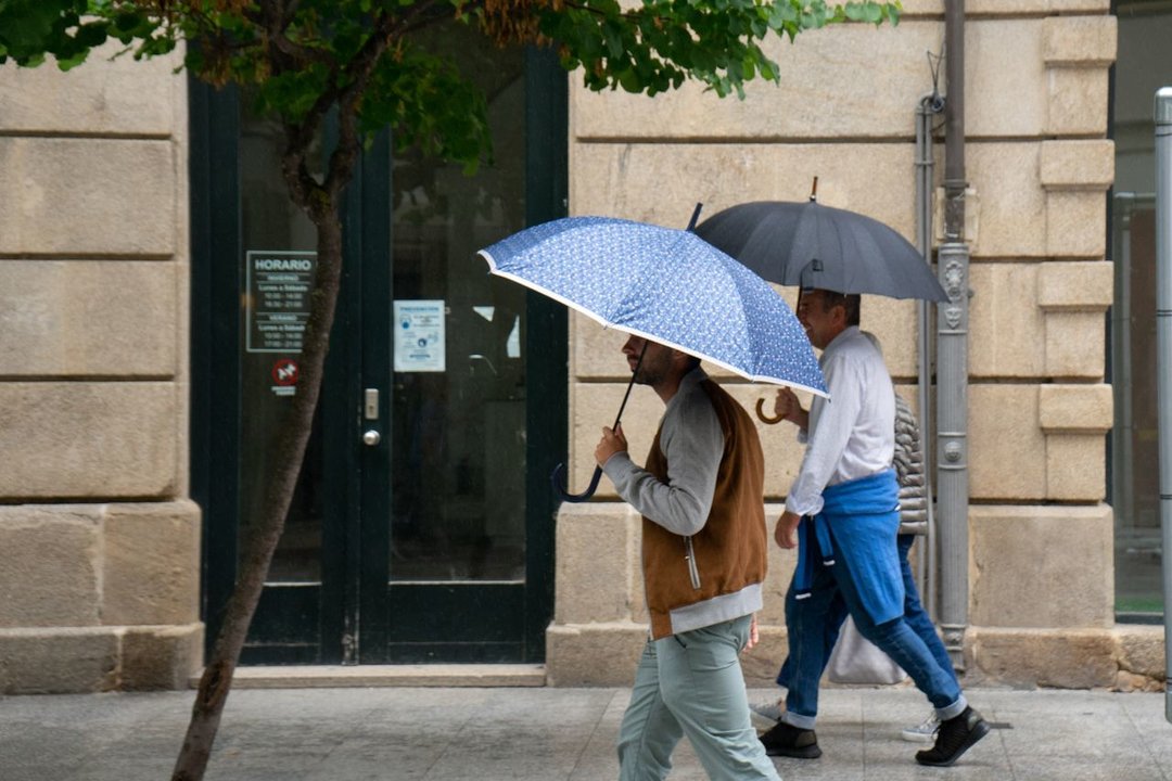 OURENSE 16/08/2022. La ciudad abre la segunda quincena de agosto con una suave lluvia, acompañada de una bajada de temperaturas, que nos acompañará hasta el miércoles. Miguel Sambréijome