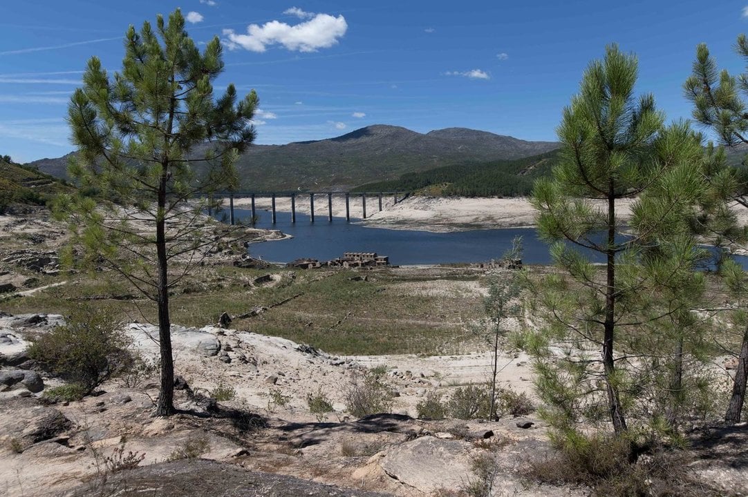 Reportaje sobre sequía en el río Limia en Aceredo, en 2022.

Fotos Martiño Pinal