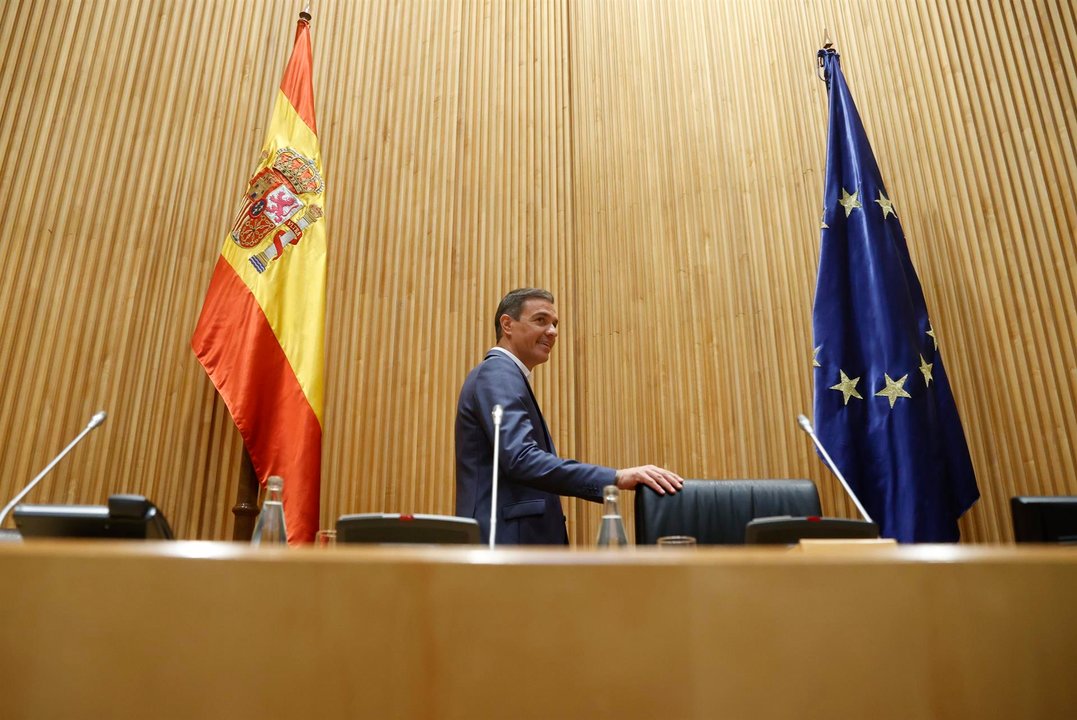 El presidente del Gobierno Pedro Sánchez preside reunión interparlamentaria socialista celebrada este lunes en el Congreso. (EFE)