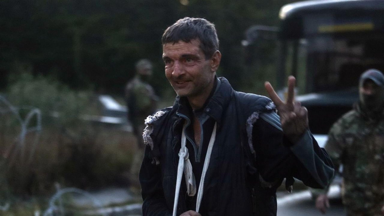 Unos de los 215 prisioneros intercambiados entre Rusia y Ucrania (EFE)