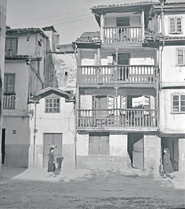 Viviendas de la Plaza de los Plateros, hoy Plaza del Trigo, en los años veinte del XX.