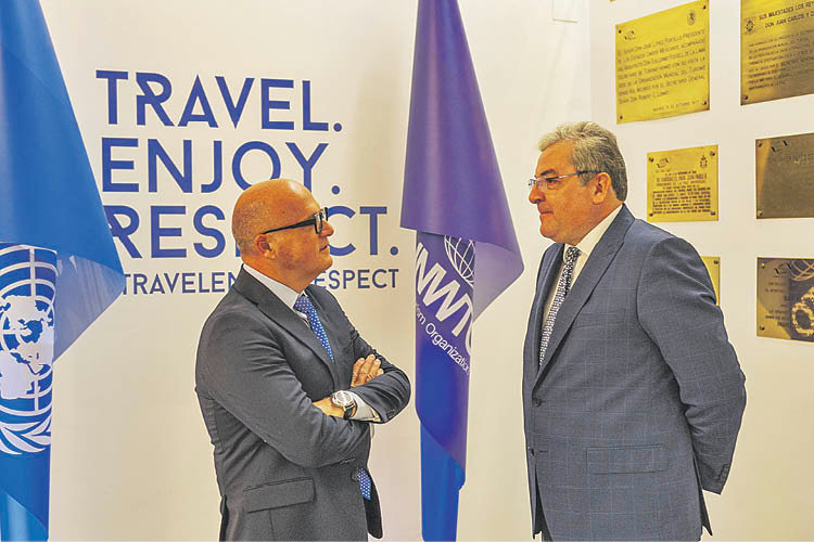 Manuel Baltar e Ion Vilcu, en la reunión del 2 de septiembre en la sede de la OMT.