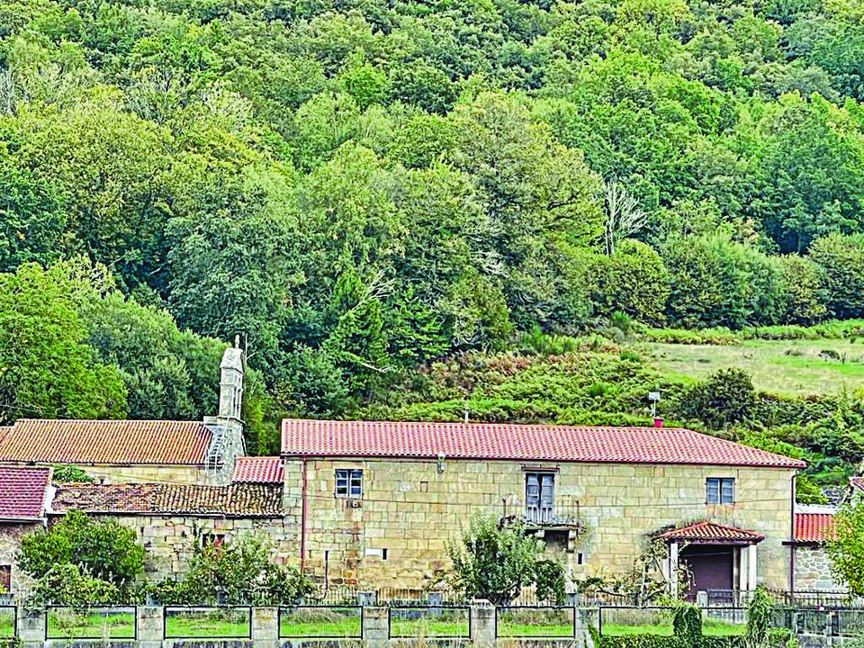 Casa parroquial de Santa María de Mosteiro, en Xinzo de Limia.