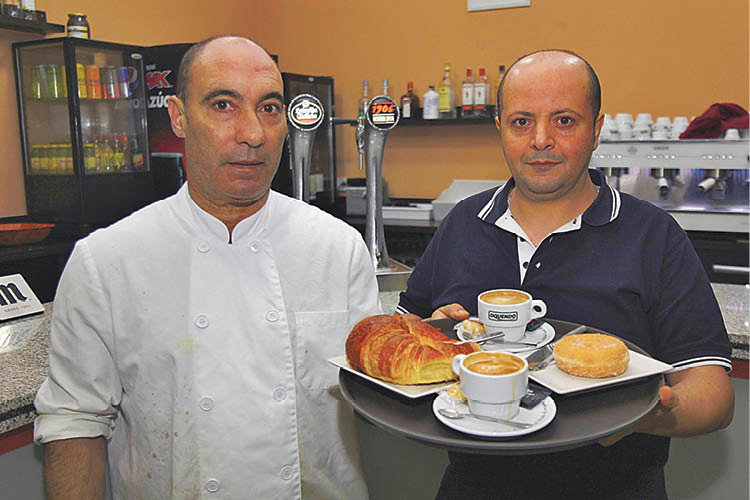 José Ramón y  Munir, responsables del Café Restaurante Bella Vista.