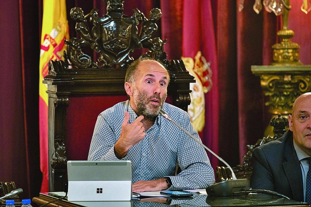 El alcalde de Ourense, Gonzalo Pérez Jácome, en un pleno.