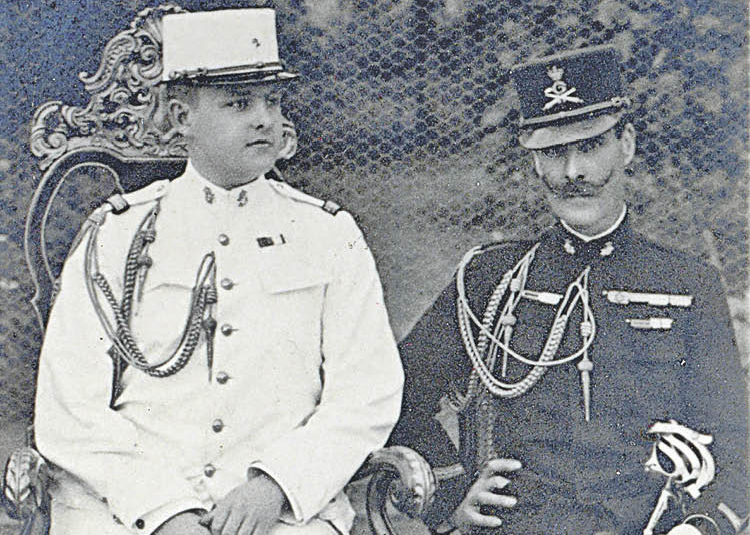Paiva Couceiro co príncipe asasinado, Filipe Luíz, en Luanda no ano 1907.
