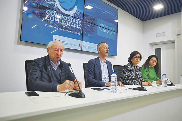 Manuel Doval, Pablo Pérez, Elvira Lama y Rita Soto en la presentación de la iniciativa. MIGUEL ÁNGEL