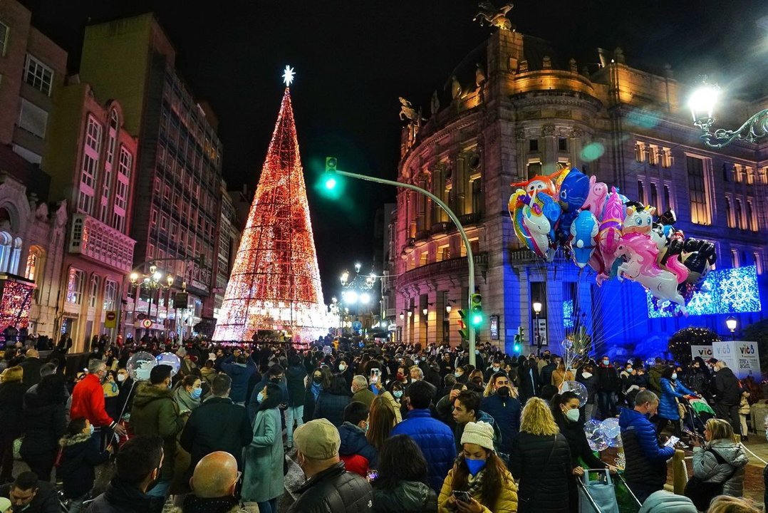 Atar El extraño idioma Las luces de Navidad de Vigo, que se encienden hoy, en cifras