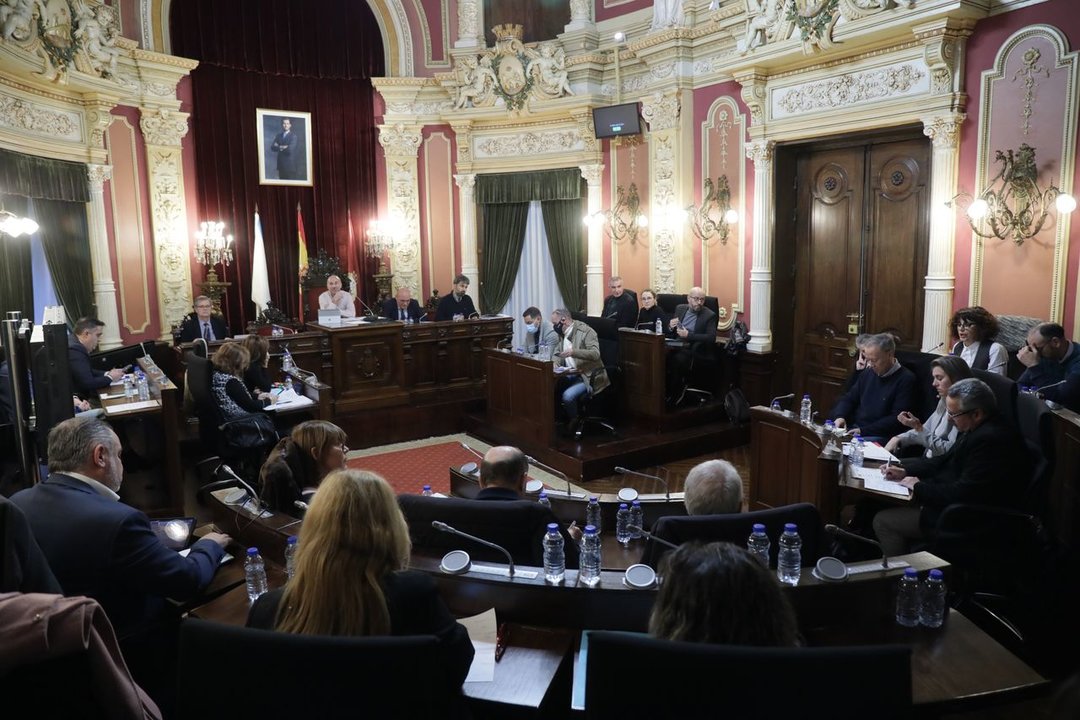 OURENSE 2/12/2022.- Pleno en el Concello de Ourense. José Paz