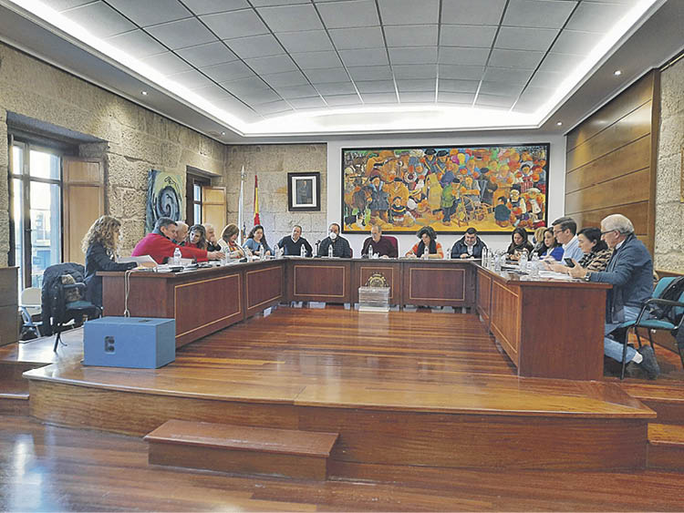 La Corporación municipal de Carballiño se reunió ayer en sesión ordinaria.