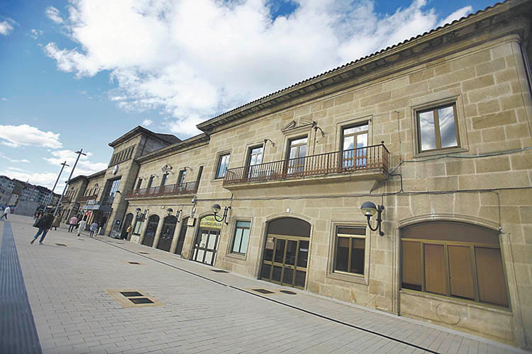 El incumplimiento con la estación del AVE lastra la inversión en Ourense. MIGUEL ÁNGEL