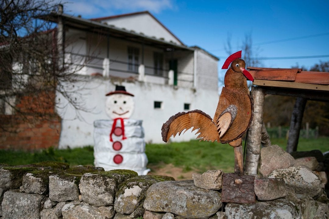 O Mato (Allariz). 09/12/2022. Decoración de Nadal na aldea de O Mato feita pola veciñanza.
Foto: Xesús Fariñas