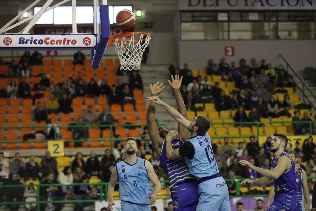 OURENSE 11/12/2022.- Cob-Palencia, partido de baloncesto. josé Paz