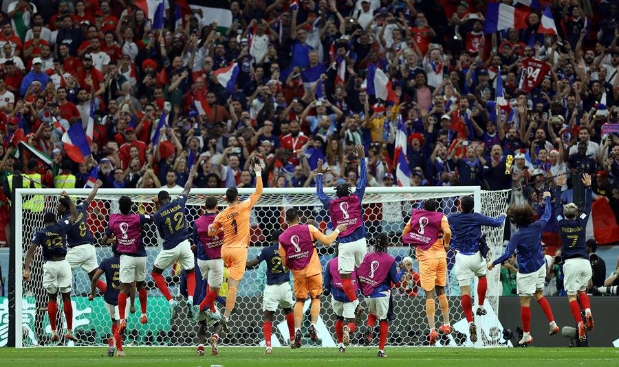 Francia celebra la clasificación a la final del Mundial de Qatar (EFE).
