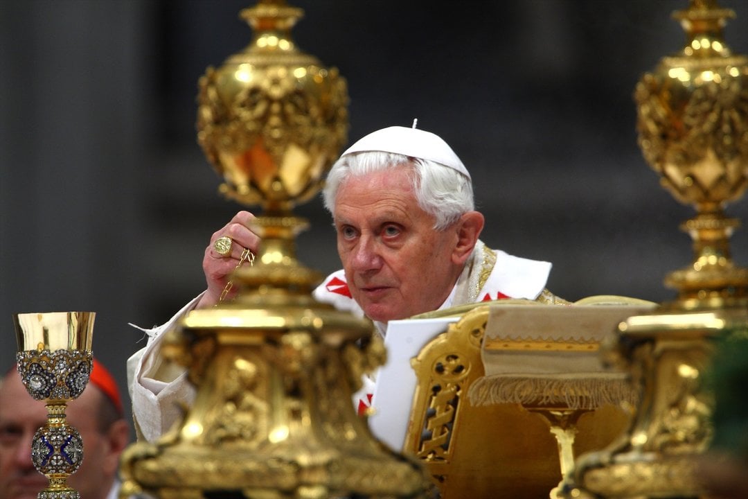 EuropaPress_4895768_jan_2011_vatican_city_state_holy_see_pope_benedict_xvi_celebrates_mass_on