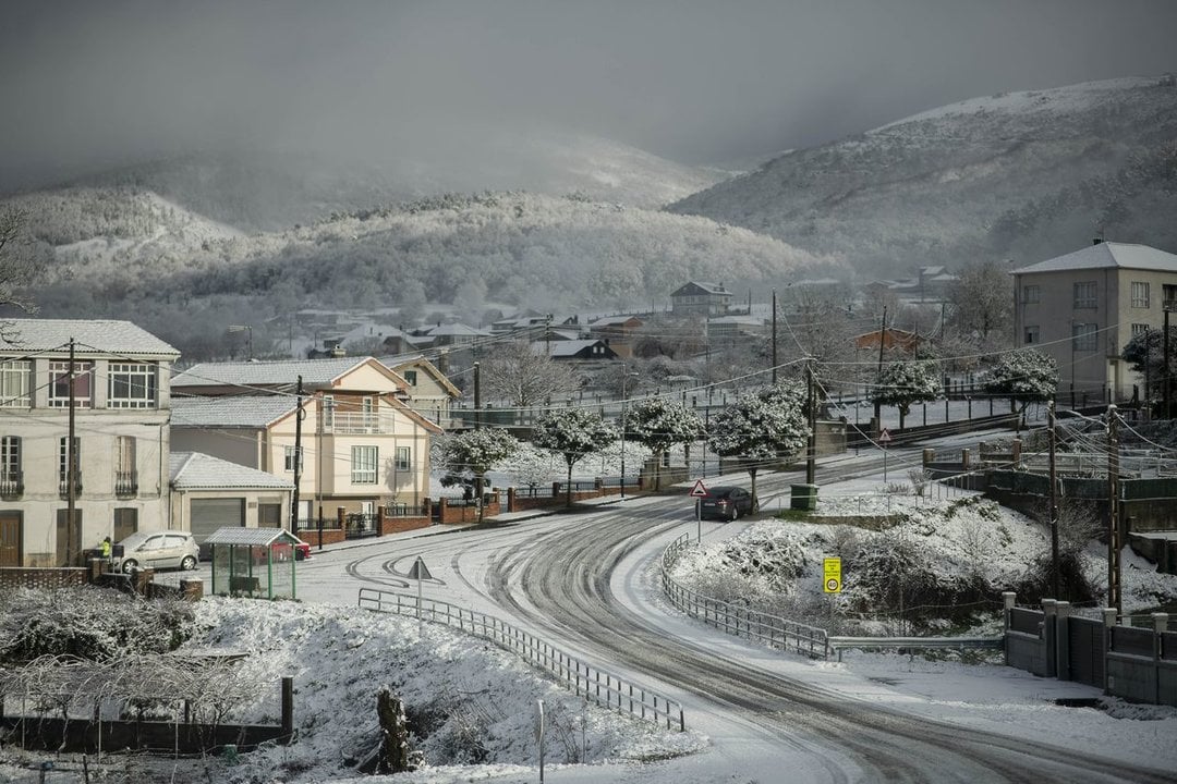 O Rodicio (Maceda). 18/01/2023. Entrada de una nueva borrasca en forma de nieve por toda la provincia de Ourense. bonitas estampas en Xunqueira de Espadanedo.
Foto: Xesús Fariñas