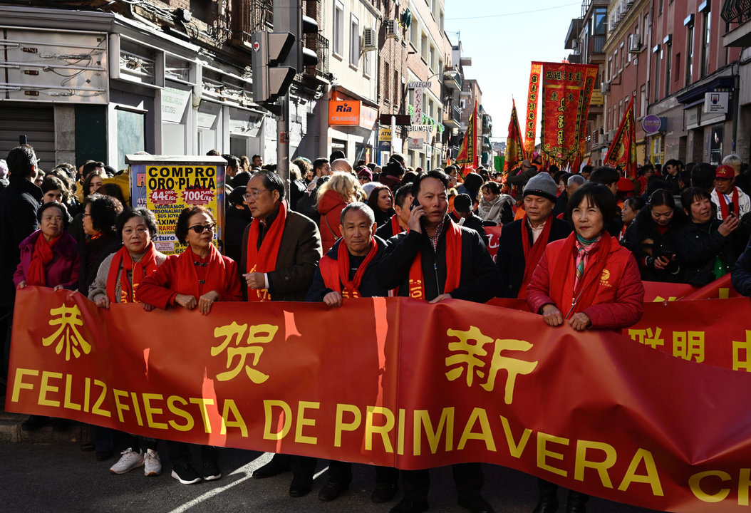 La comunidad china de Madrid participa en el Gran Desfile multicultural del Año Nuevo chino (EFE)
