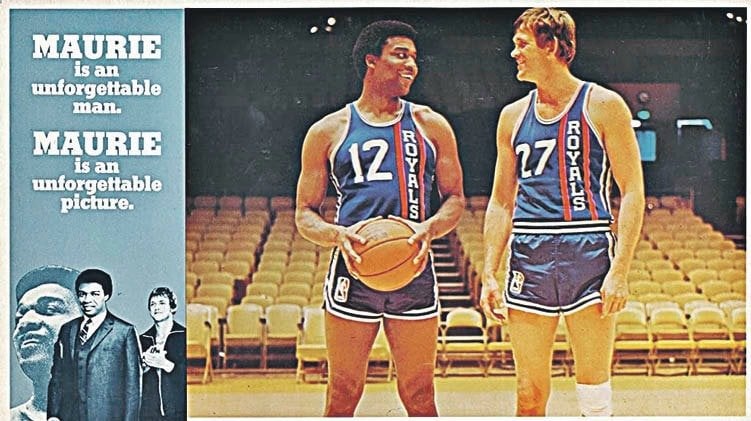 Maurice Stokes y Jack Twyman, unidos por el baloncesto y una amistad inquebrantable.