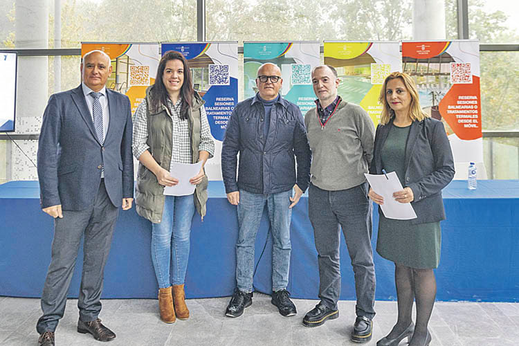 Javier Soto, Cristina Álvarez, Manuel Baltar, Carlos Garriga y Eva Álvarez, en la firma del programa termal de 2022.