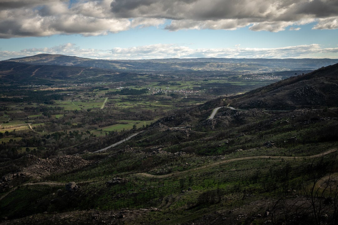 Paisaje de la frontera entre Portugal y Galicia. Un día con sol y nubes. FOTO: ÓSCAR PINAL
