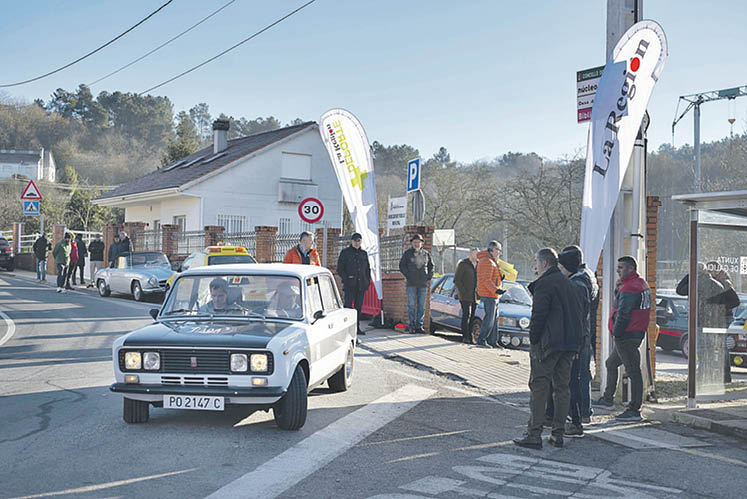 Pereiro de Aguiar fue el punto de partida de la edición número 23 del Rally de Reyes, evento que está organizado por la Escudería Clásicos de Ourense.