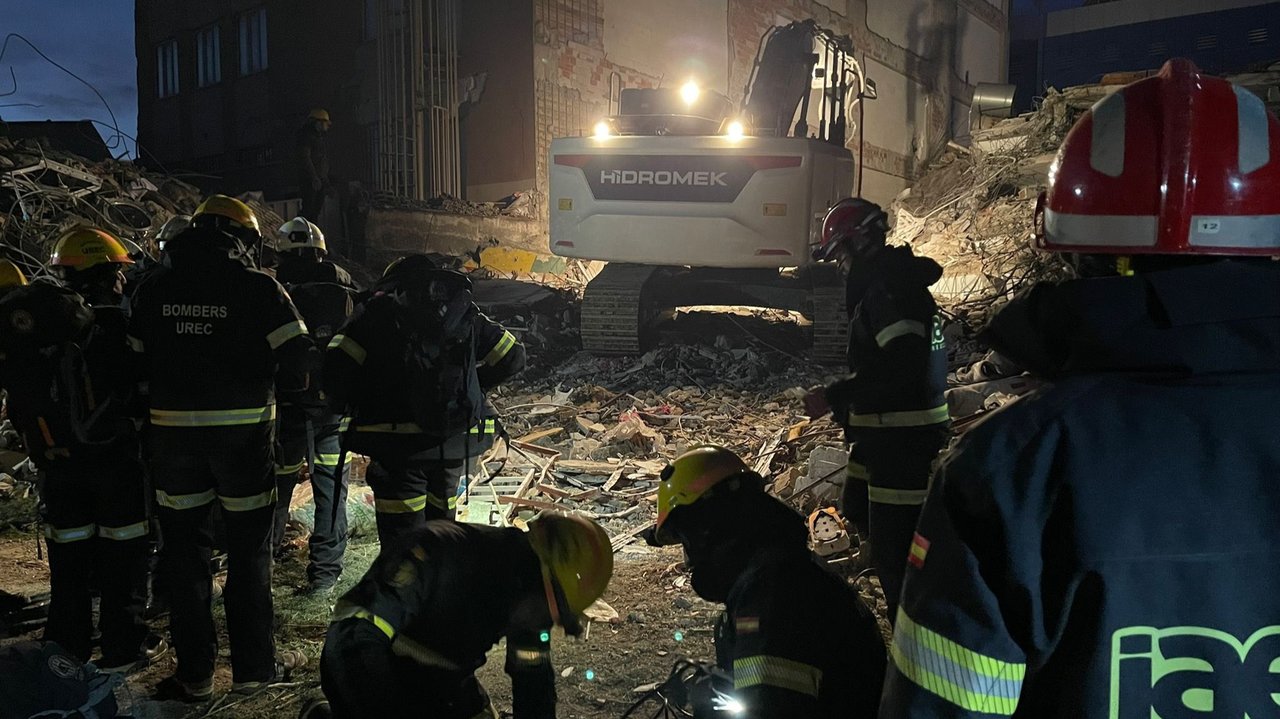 Los bomberos españoles que participaron en el rescate