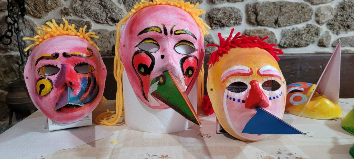 Algunas de las máscaras de Os Peteiráns de Castrelo de Miño.
