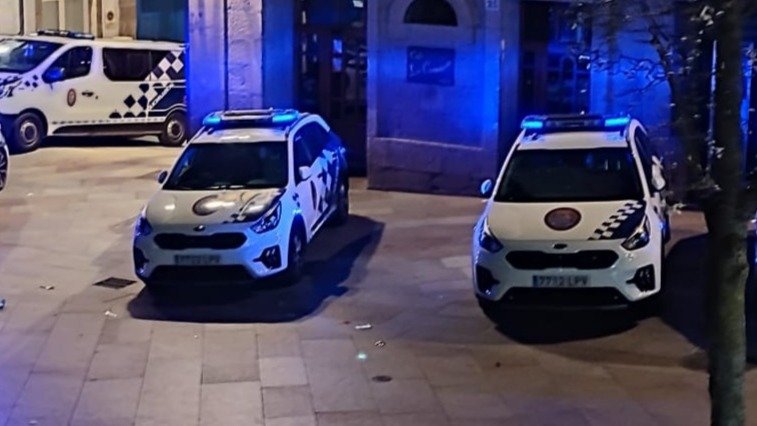 Coches de la Policía Local en Ourense.