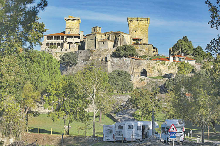 Castillo de Monterrei.