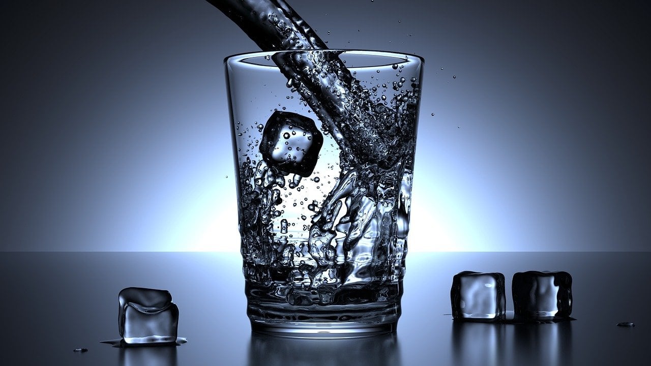 Vaso de agua. Foto: Pixabay.