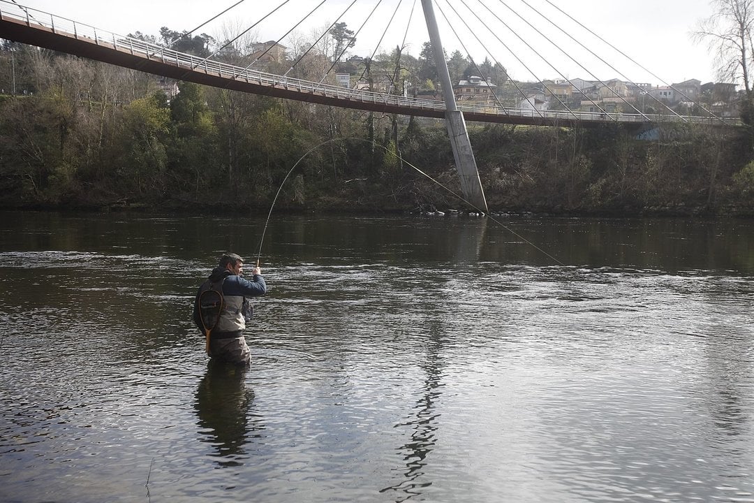 OURENSE 19/03/2023 Inicio de la temporada de pesca. Rio Miño en el entorno de Oira y ciudad. Foto: Miguel Angel