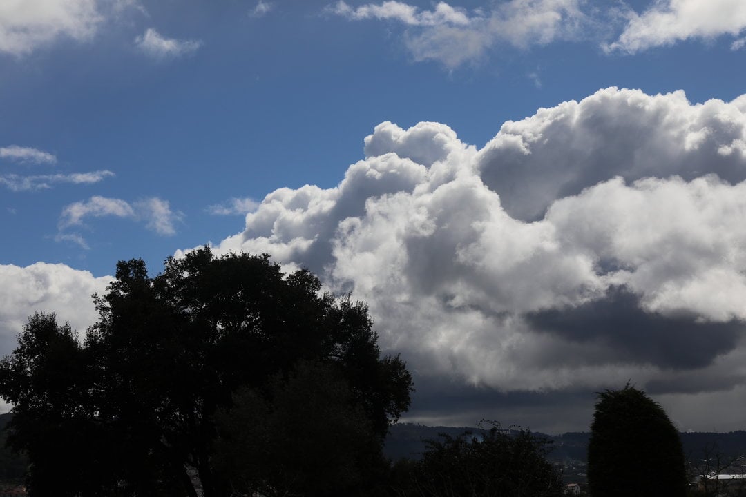 Día en Ourense con nubes. José Paz